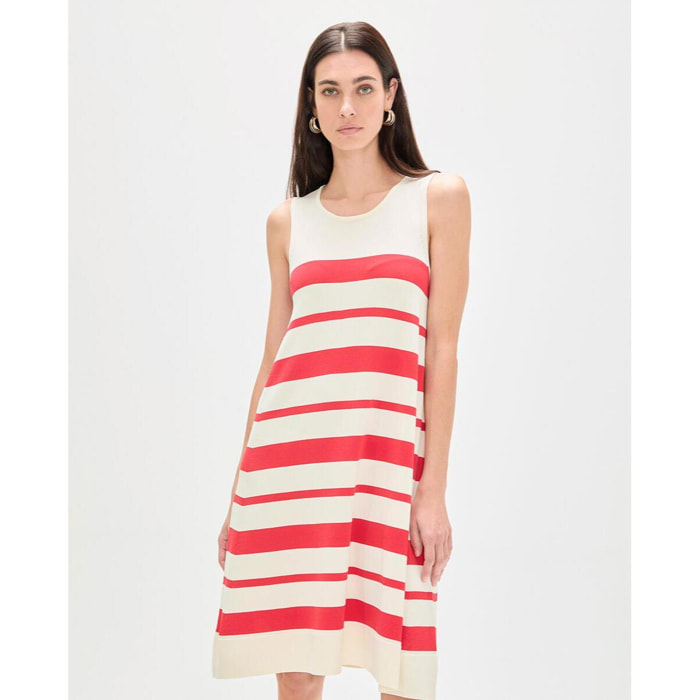 Abito corto in maglia con spalline larghe e riga irregolare