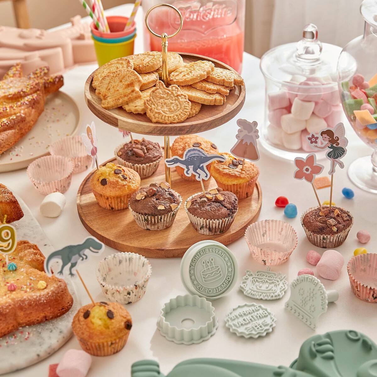 8 tampons à pbiscuits Anniversaire blanc