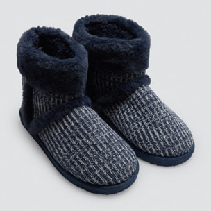 Stivali da casa con una combinazione di maglia e pelliccia