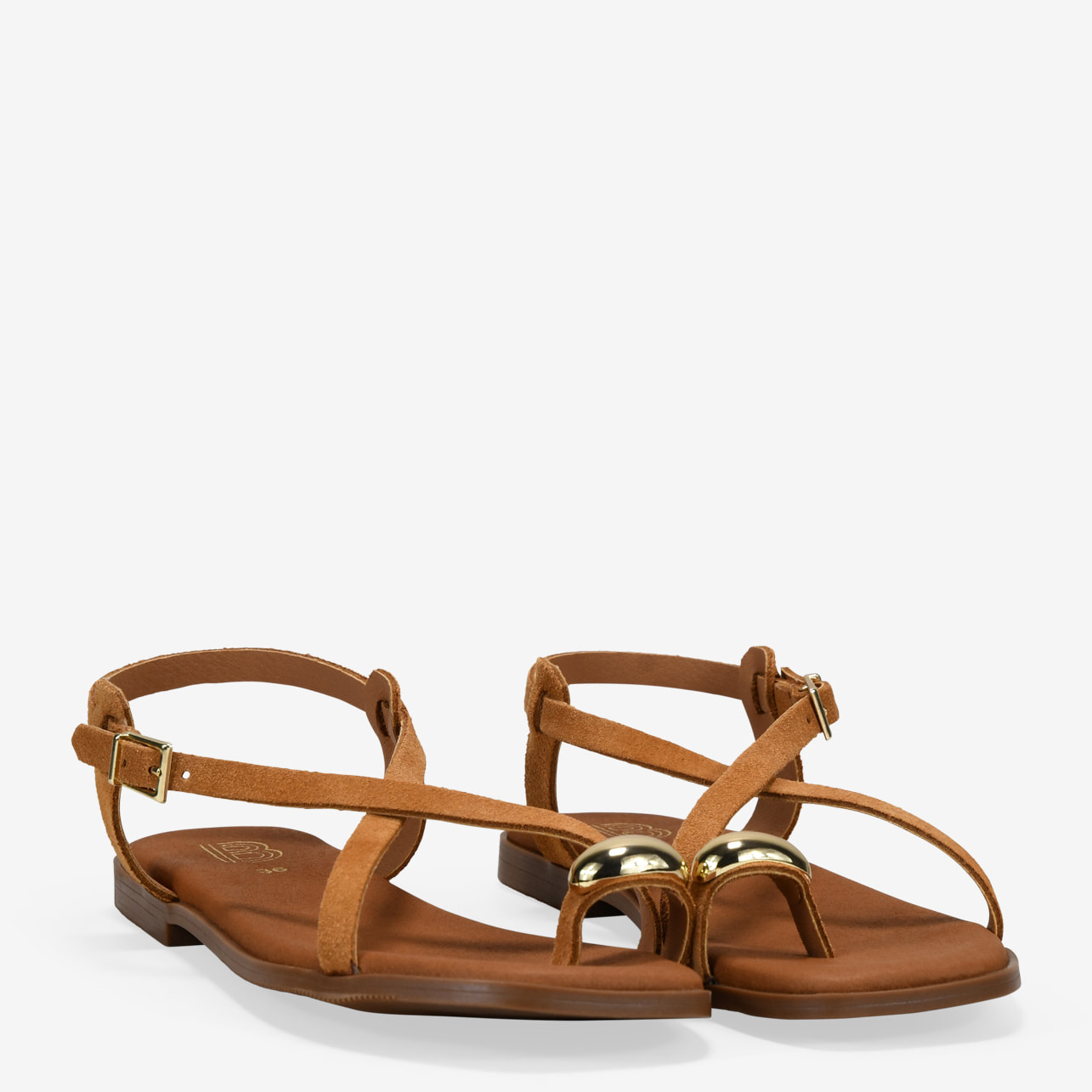 Sandalias de dedo marrones en piel con adorno metálico