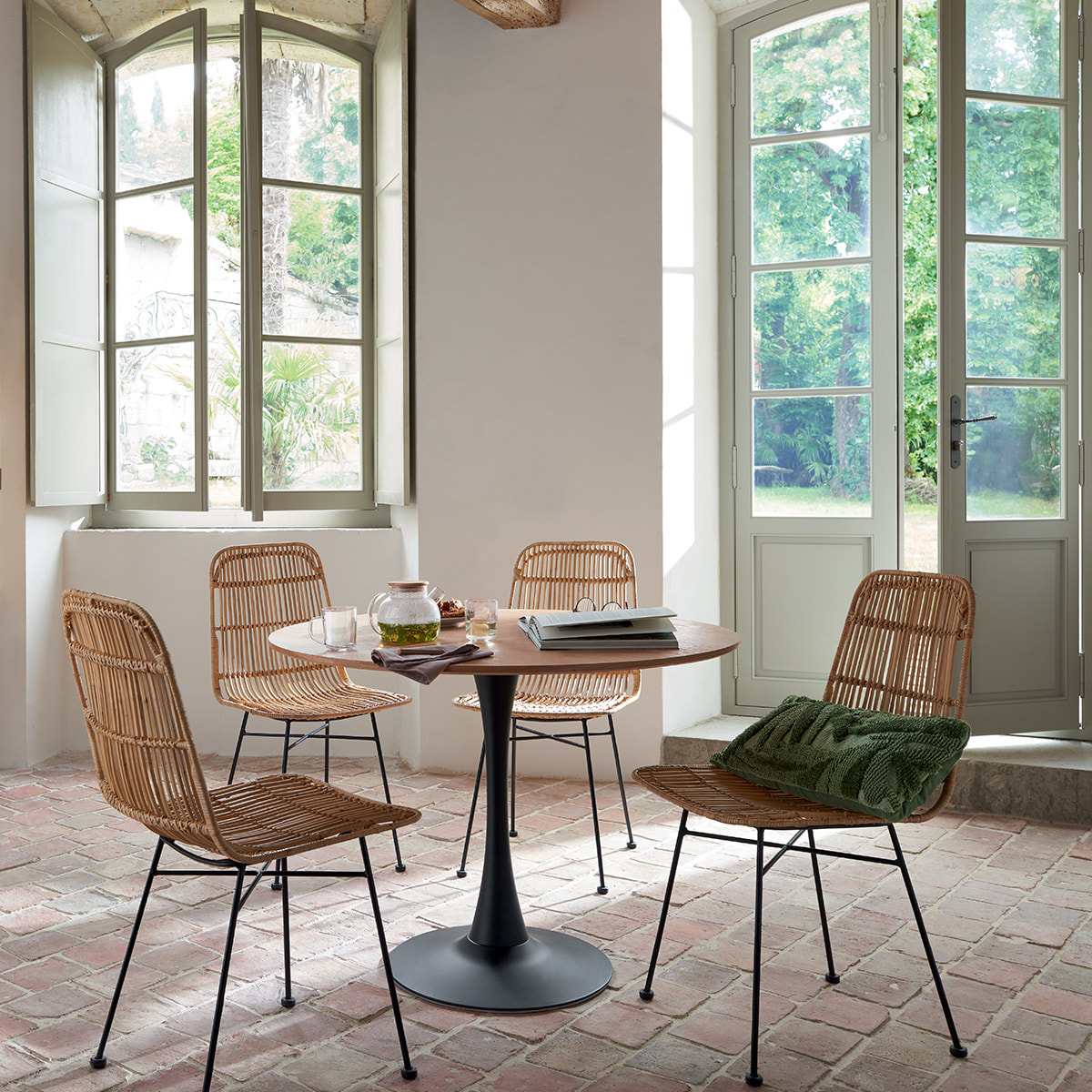 Chaise "Kubu" - métal & rotin naturel