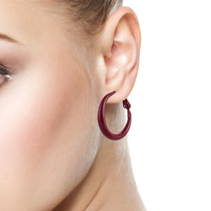 Pendientes de aro liso de cobre con recubrimiento electroplateado color blanco, 26 mm, cierre catalán de plata de ley 925 con acabado granate electroplateado.