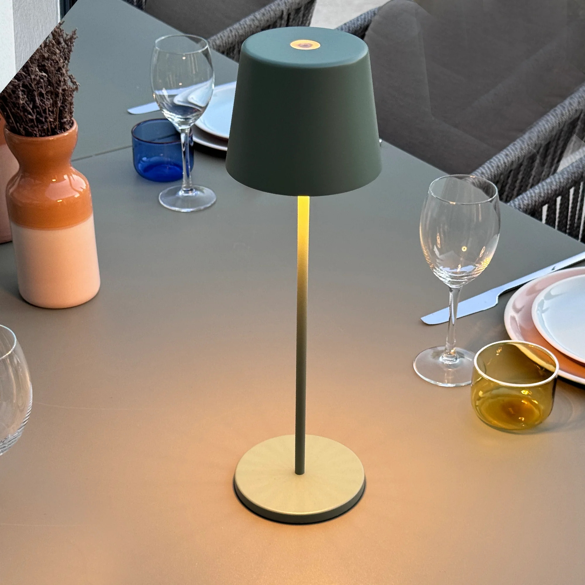 6 Lampes de table KELLY Vert H38cm + base de chargement