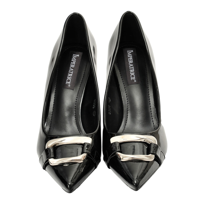 Decolletè in simil pelle verniciata con fibbia