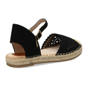 Alpargata plana mujer troquelada cómoda