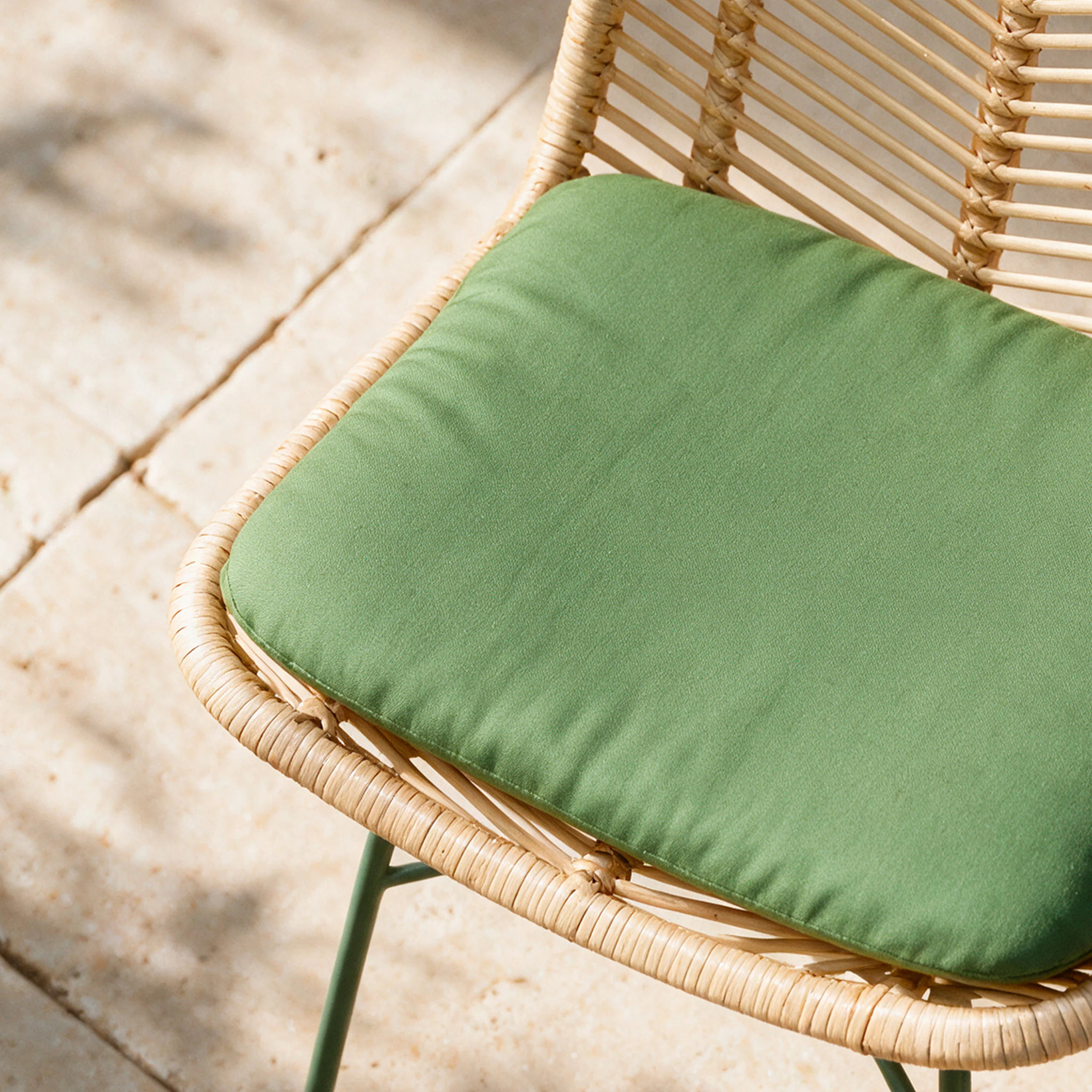 Lot de 2 chaises en rotin et tissu vert olive  - Tamara