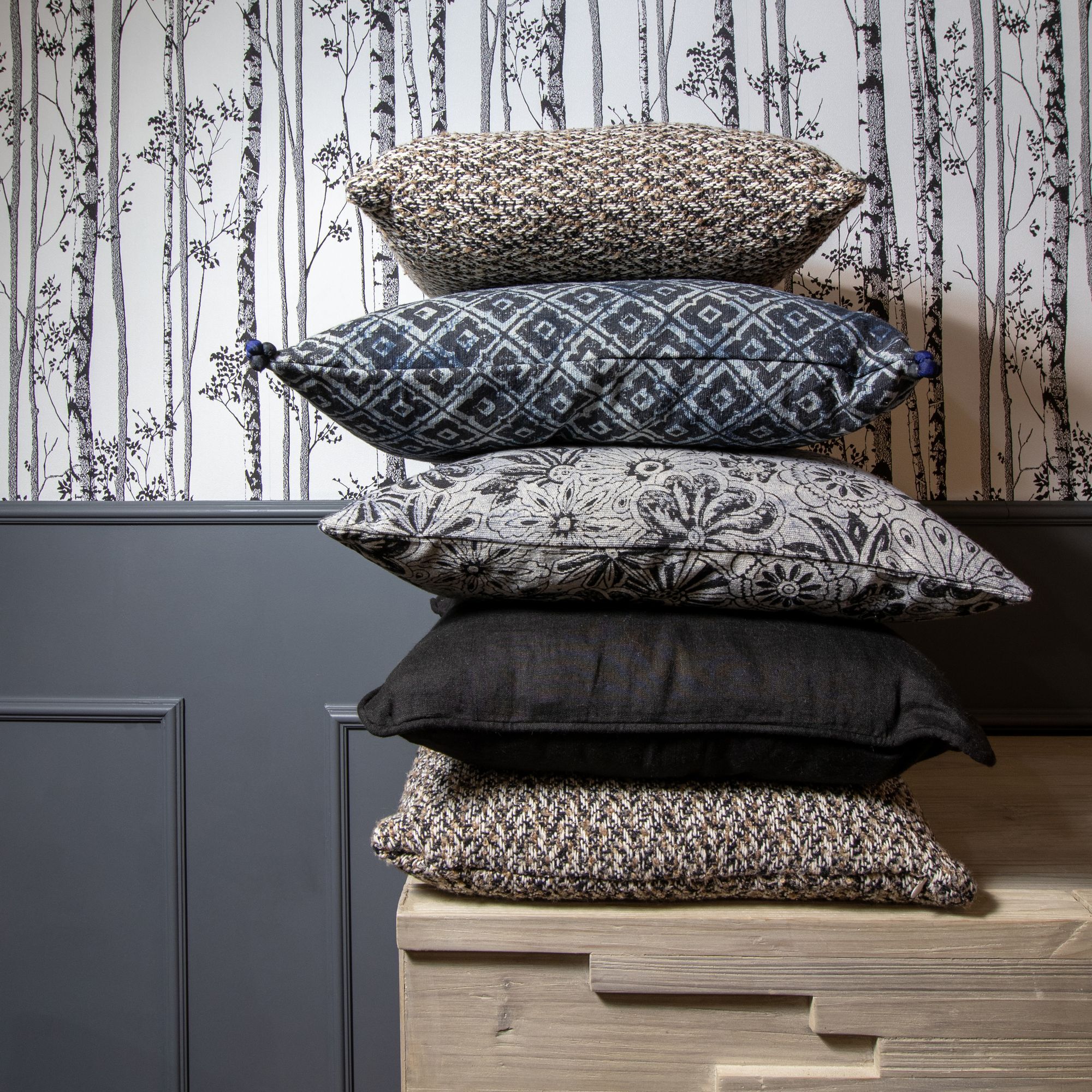 Coussin en coton bleu et noir 45cm WILD