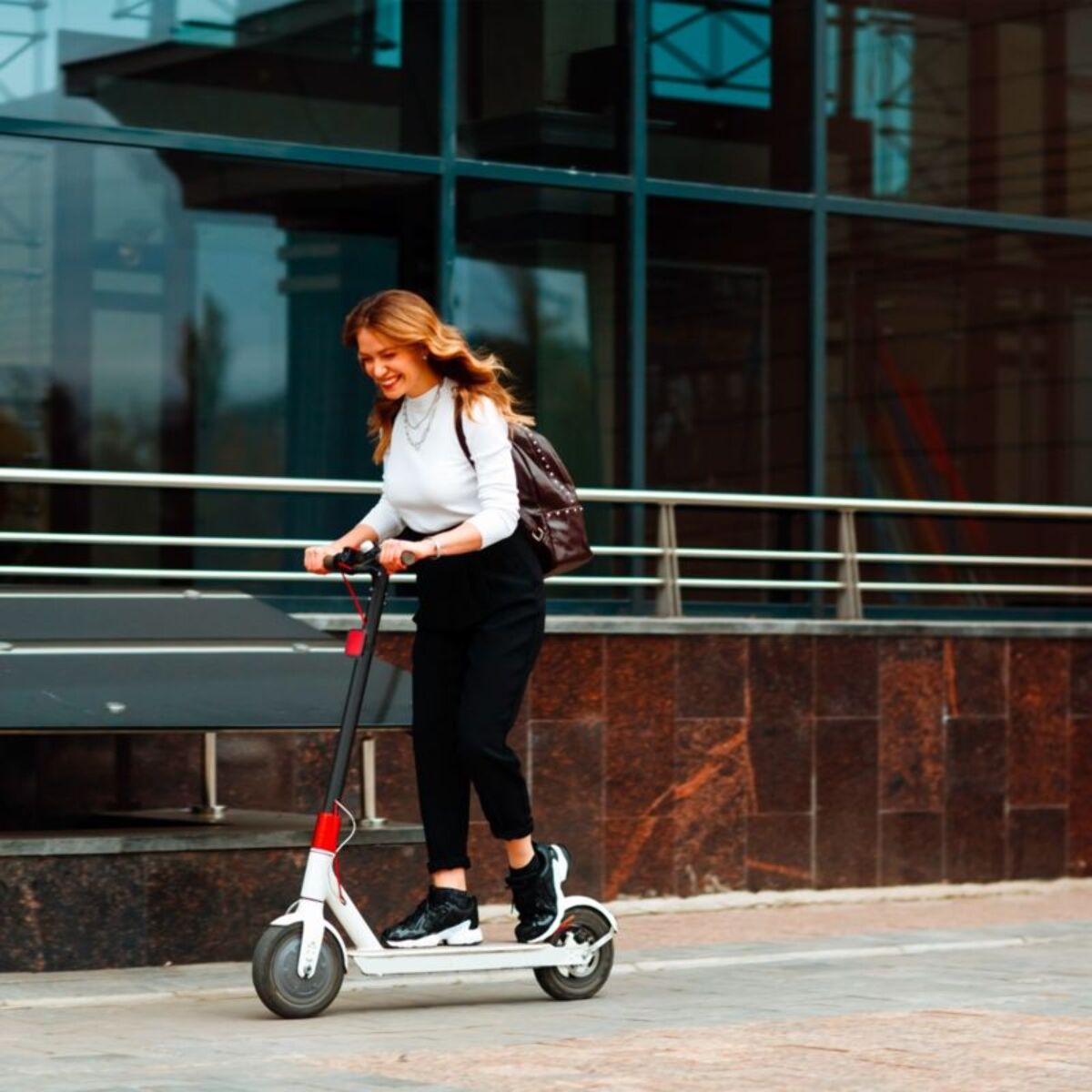 Tracker GPS TNB MFI pour vélo et trottinette