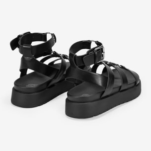 Sandalias negras con tiras y plataforma