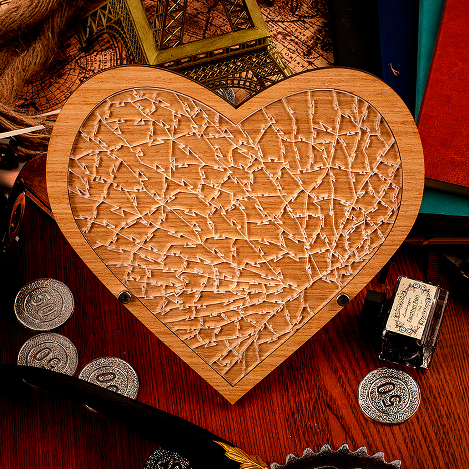 Puzle y marco de madera con 169 piezas de acrílico. Diseño Puzle imposible, Corazón.