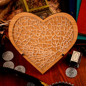 Puzle y marco de madera con 169 piezas de acrílico. Diseño Puzle imposible, Corazón.