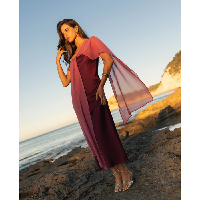 Vestido midi con escote palabra de honor y capa
