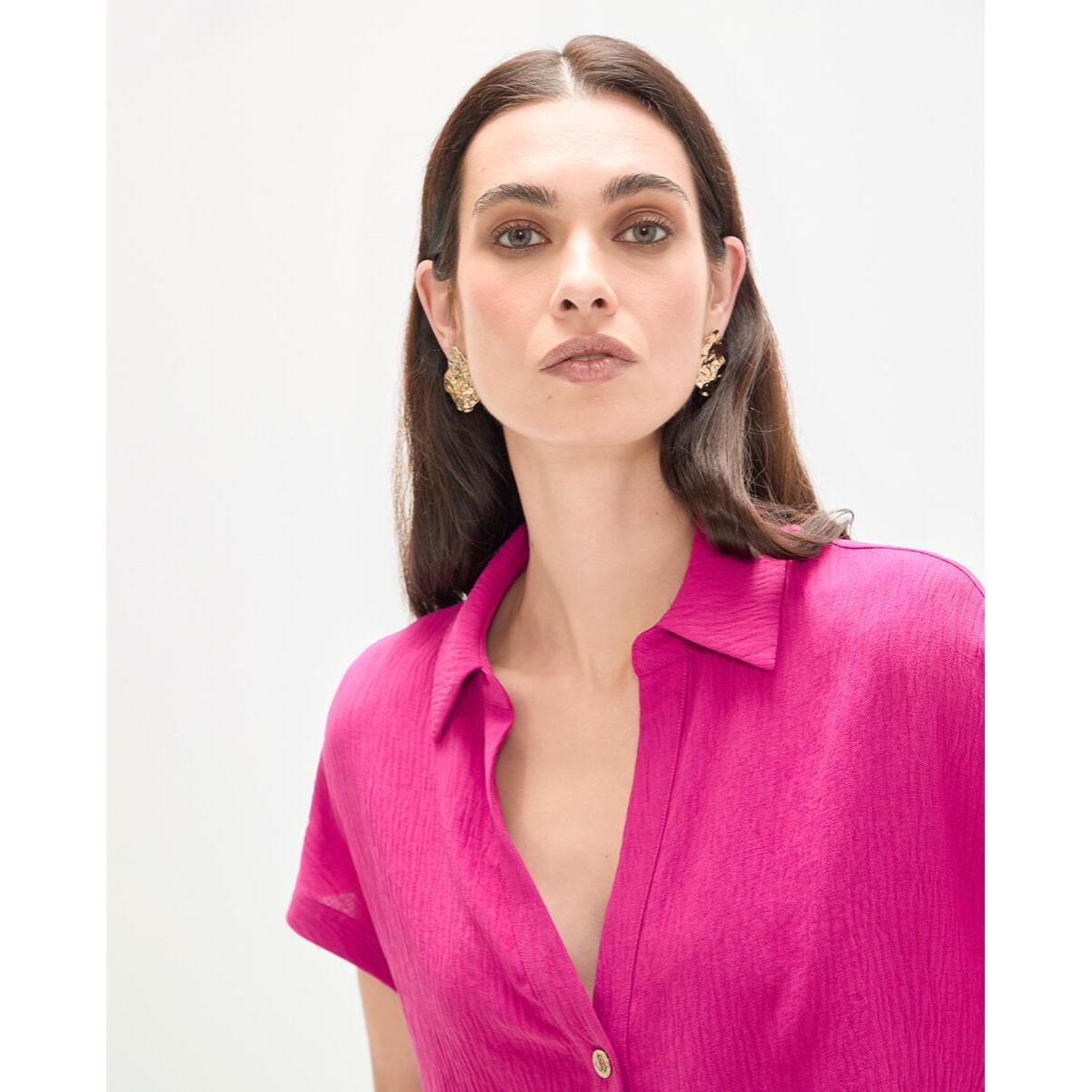 Camicia a maniche corte in tessuto stropicciato