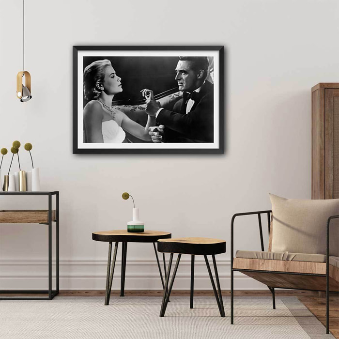 Affiche cinéma - Cary Grant et Grace Kelly La main au collet , 1955 Affiche + cadre en bois - Noir