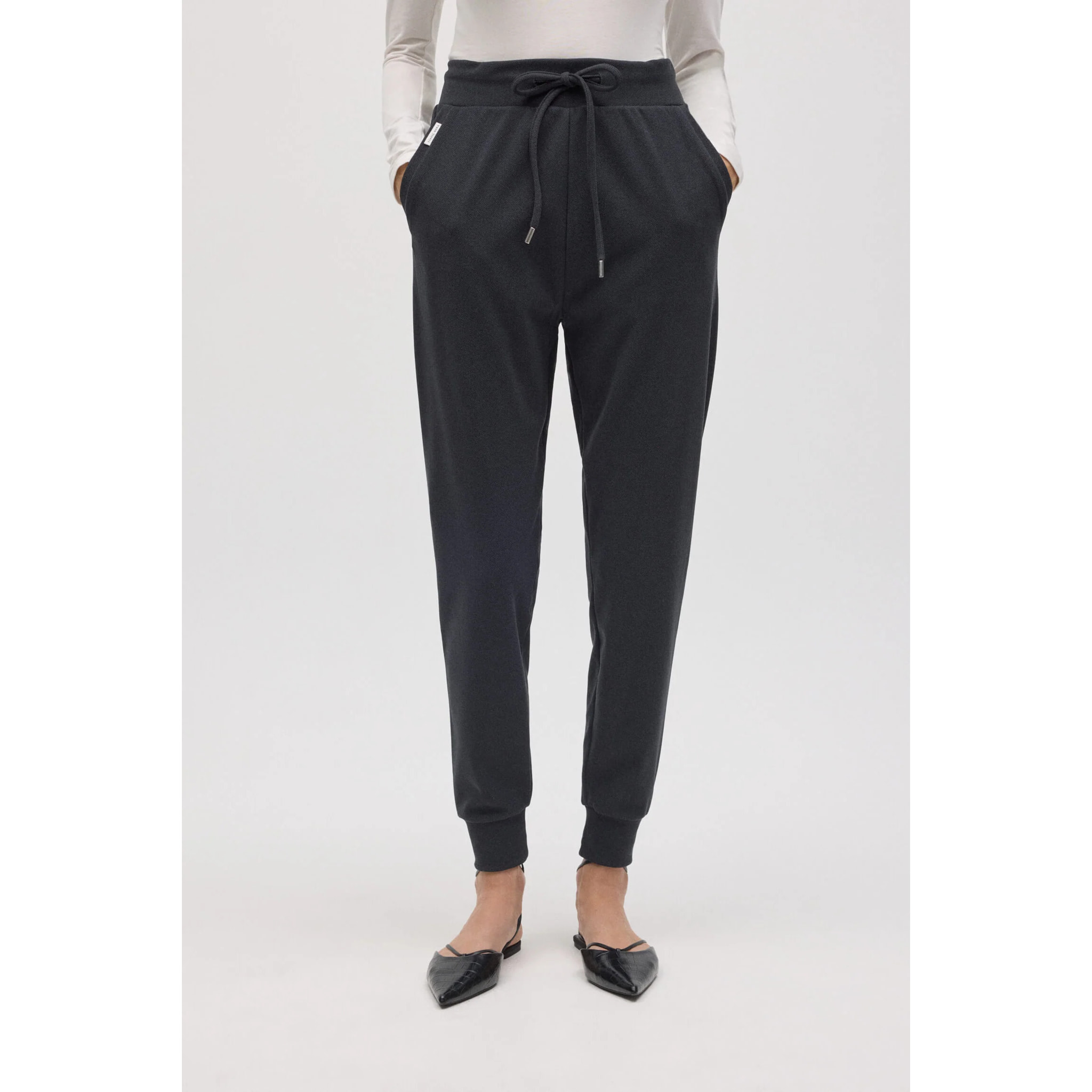 Pantaloni jogger color carbone testurizzati