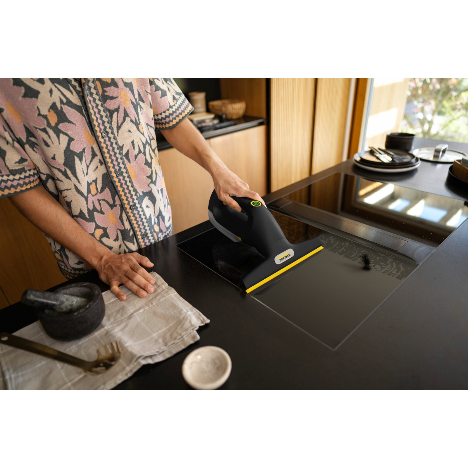 Nettoyeur de vitres Karcher WV 3 Comfort Precision+ Black - autonomie 105m² - détergent 1l - chargeur USB-C