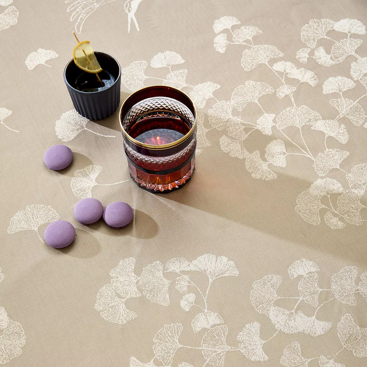 Chemin de table pur coton motif jacquard beige Mille ginkos naturel