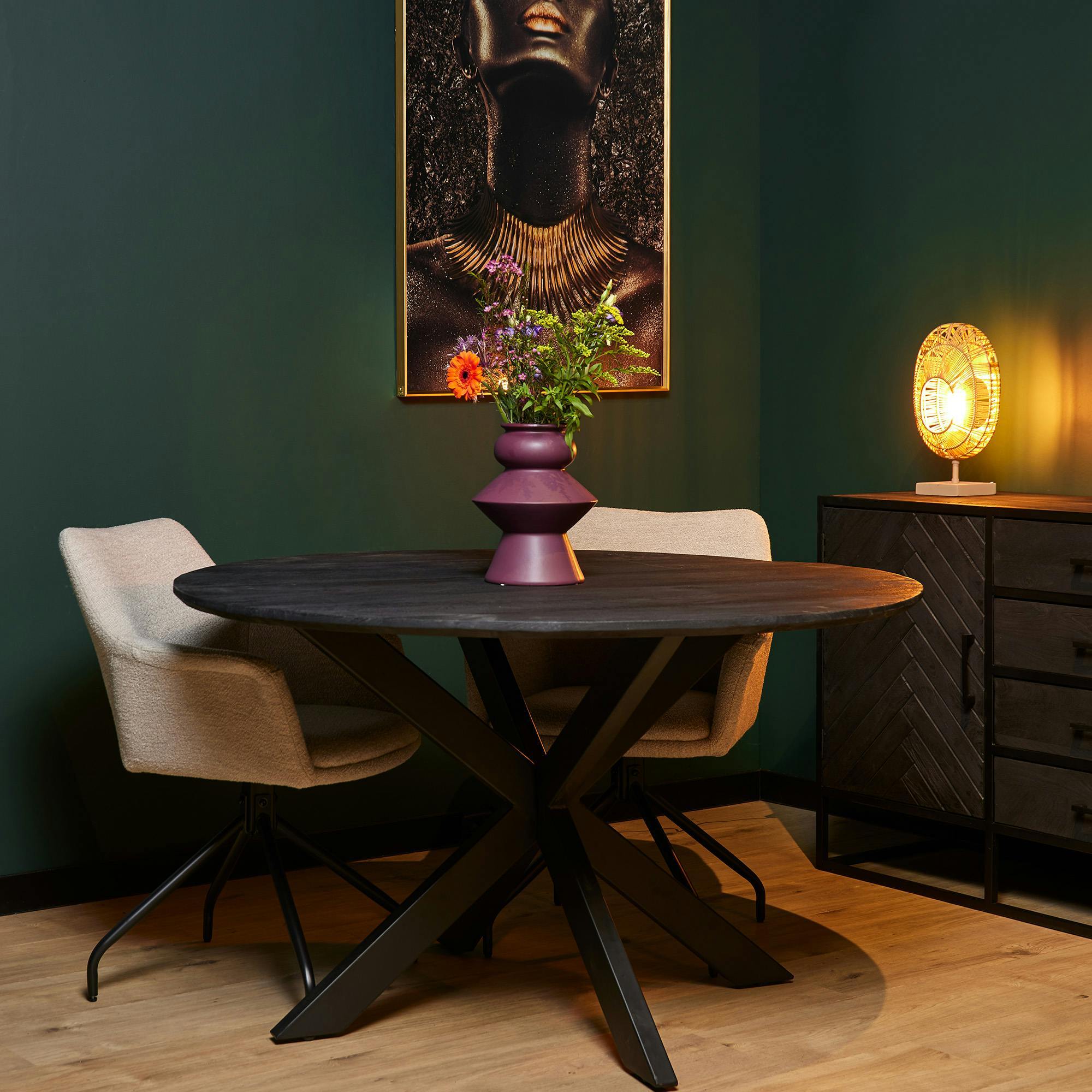 Table ronde noire en bois de manguier Ø140 cm ALVERA
