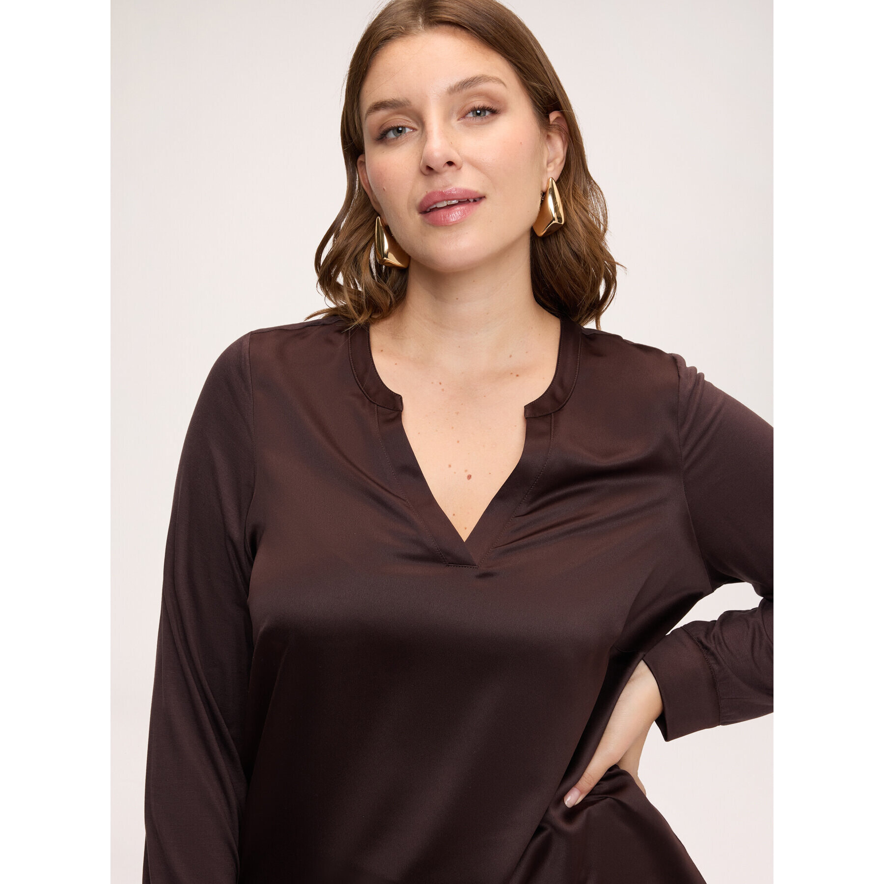 Fiorella Rubino - T-shirt bimaterica in raso e jersey - Marrone