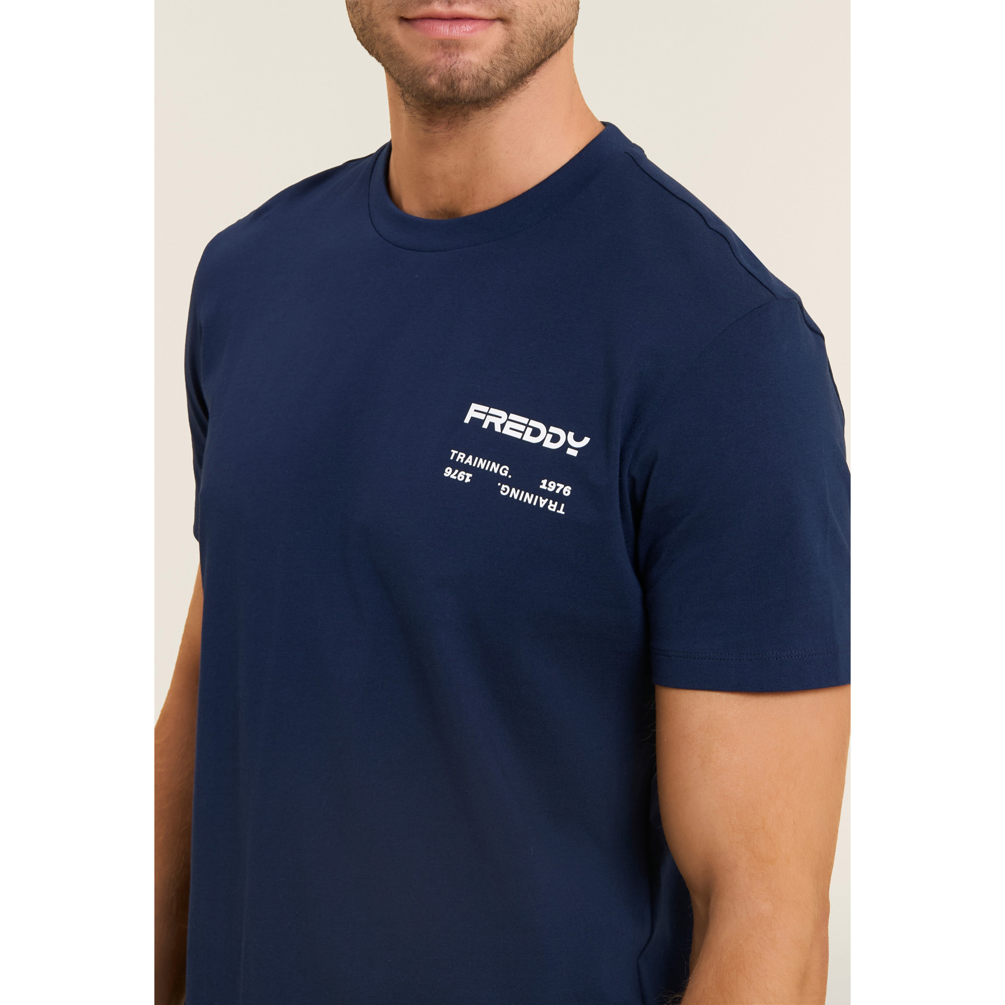 T-shirt in cotone con logo effetto gommato