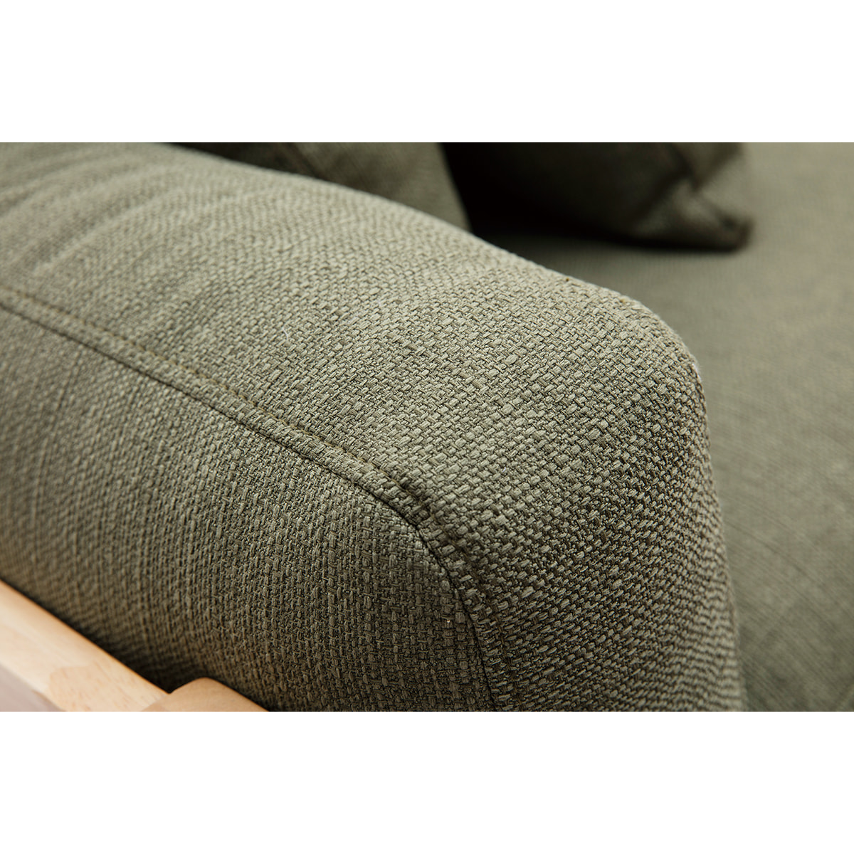 Canapé scandinave déhoussable 3 places en tissu kaki et bois clair KYO