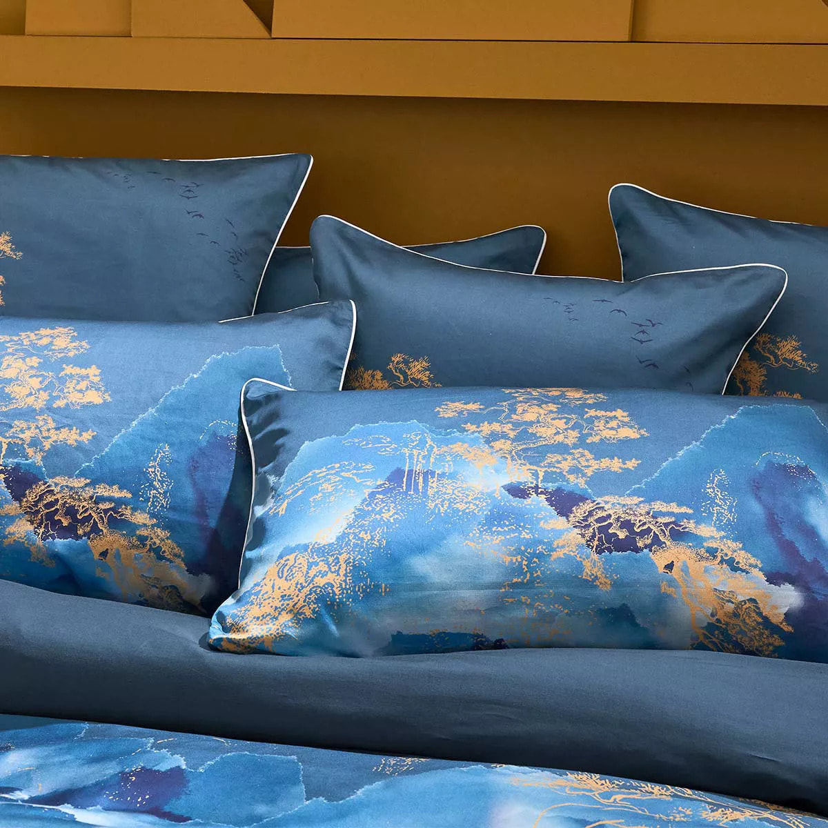 Taie d'oreiller satin de coton imprimé bleu or Fuji nocturne