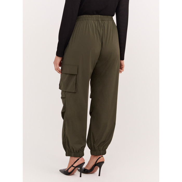 Fiorella Rubino - Pantalones cargo de nylon - Verde militare