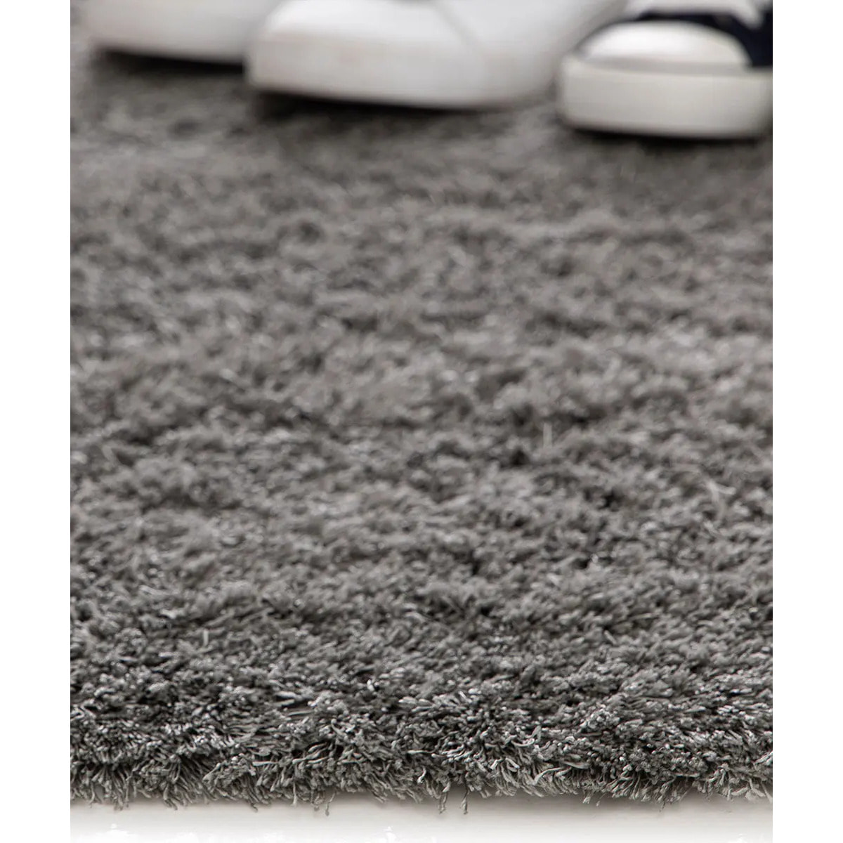 Tappeto pelo lungo shaggy colore grigio chiaro