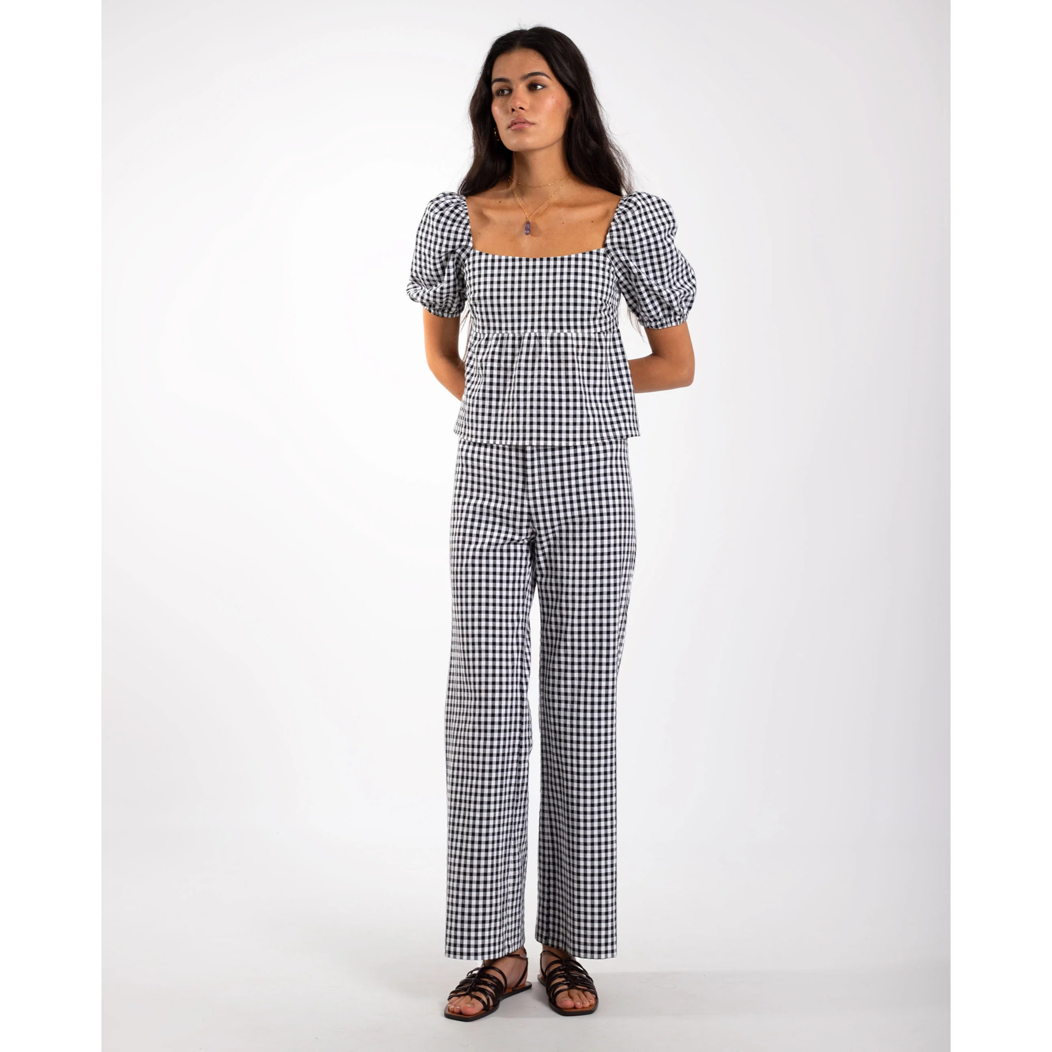 Pantalón de mujer acampanado con cuadros vichy