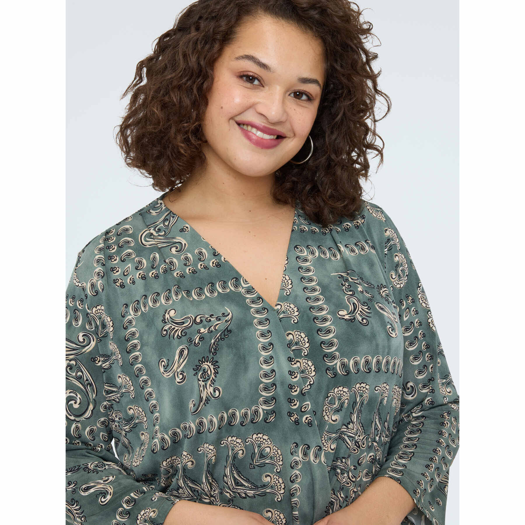 Fiorella Rubino - Camiseta de jersey con estampado paisley - Verde militare