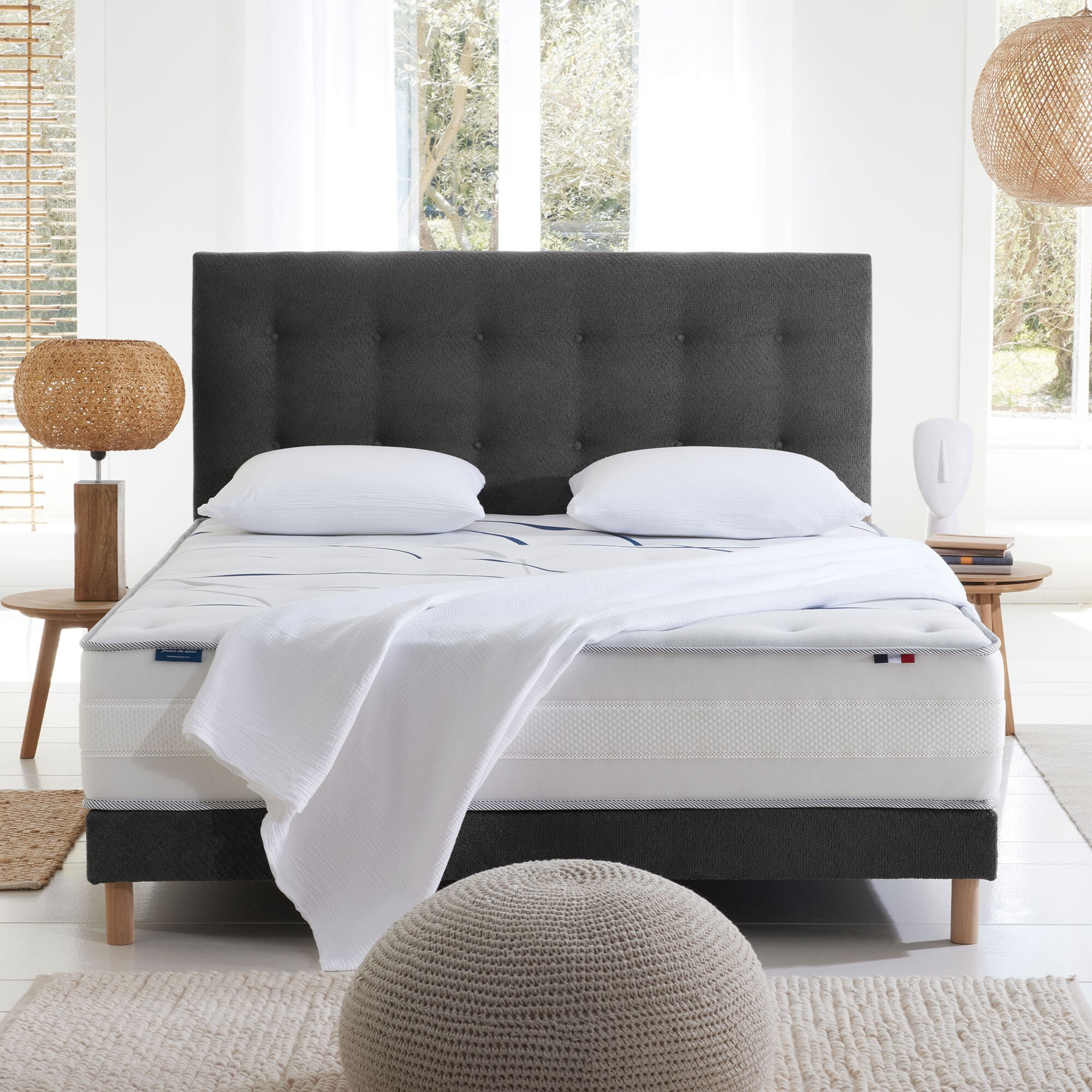 Sommier tapissier Eden gris anthracite, bois massif, chenille bouclettes