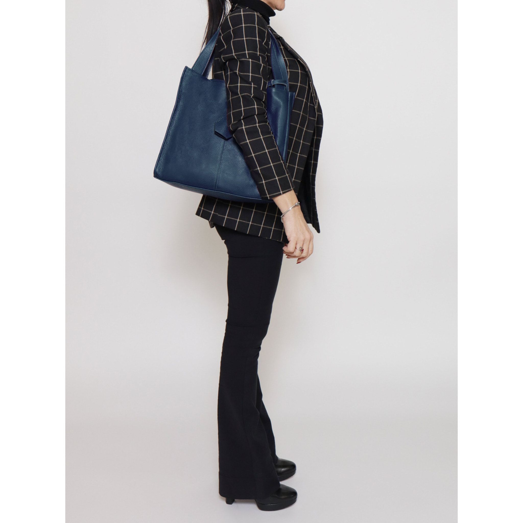 Borsa a spalla  da donna In Vera pelle Made in Italy 34x32x11 cm