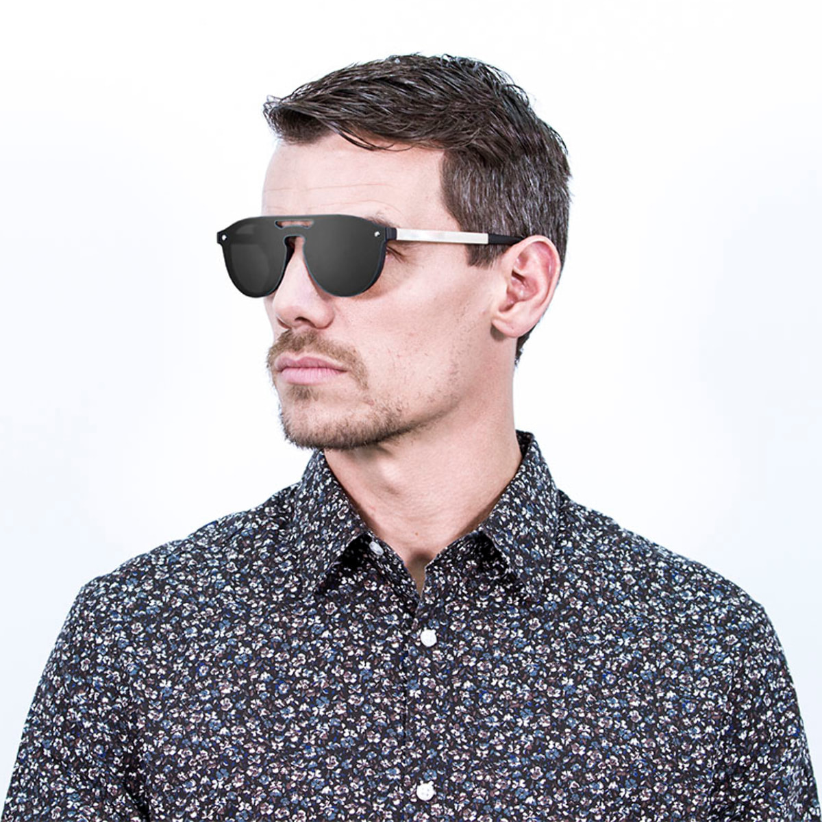Gafas de sol OCEAN SAN MARINO - Negro mate con patillas de metal dorado y / Plana ahumada