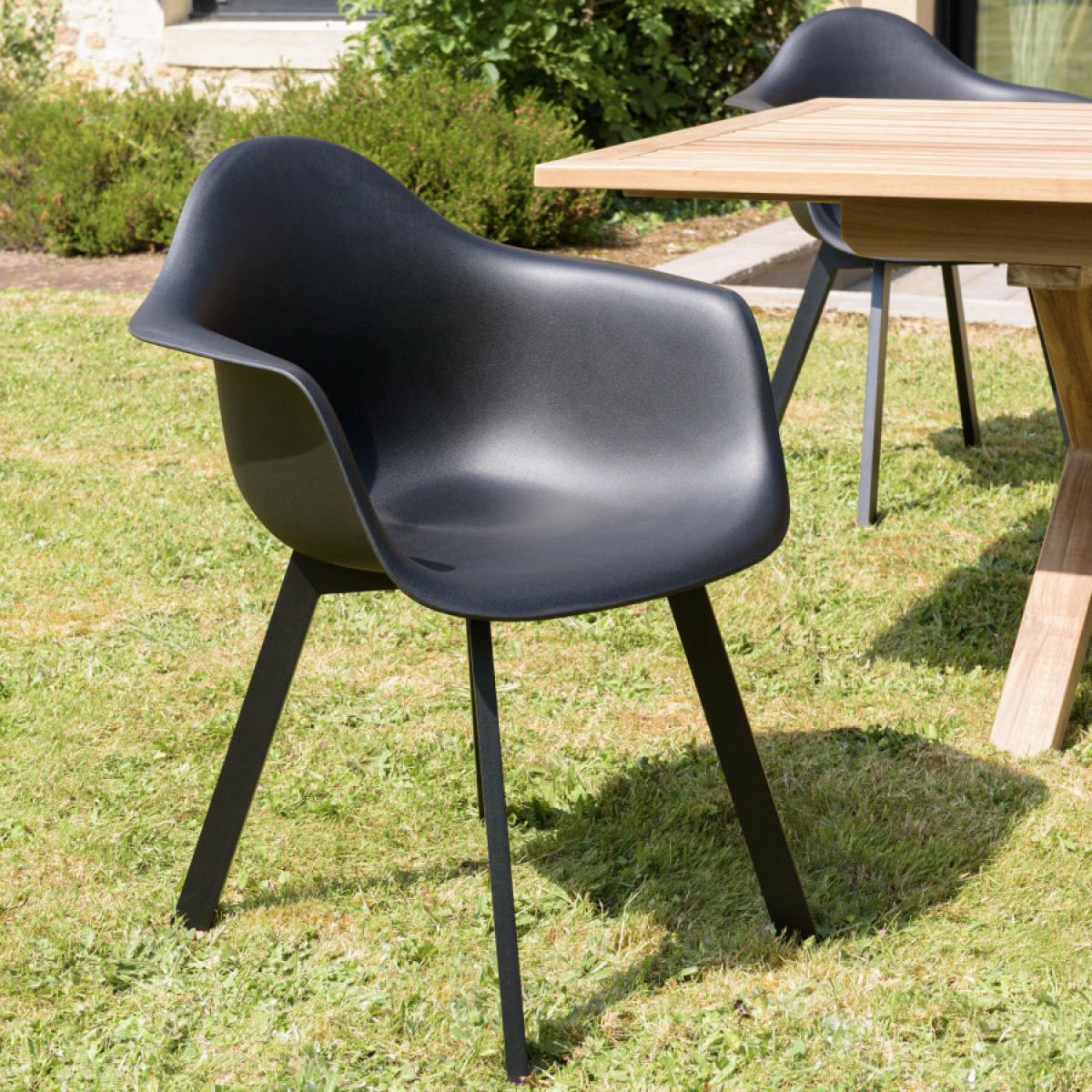 MALO - Lot de 6 fauteuils noirs dossier arrondi