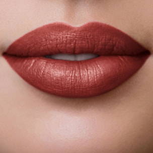 LIP SHOT Rossetto satinato dalla texture leggera ed avvolgente