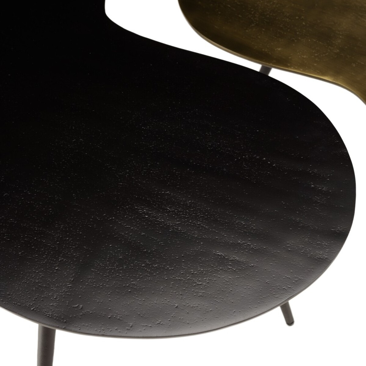 JAMES - Set de 2 tables basses ovoïdes en aluminium noir mat et doré