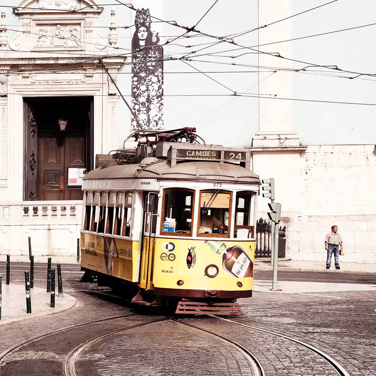 Affiche welcometoportugal tram24 Affiche sous cadre noir