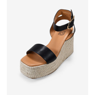 Sandalias negras con cuña y plataforma de esparto