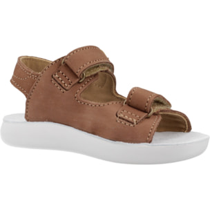 Sandalias Niño de la marca GEOX  modelo B SANDAL LIGHTFLOPPY Brown