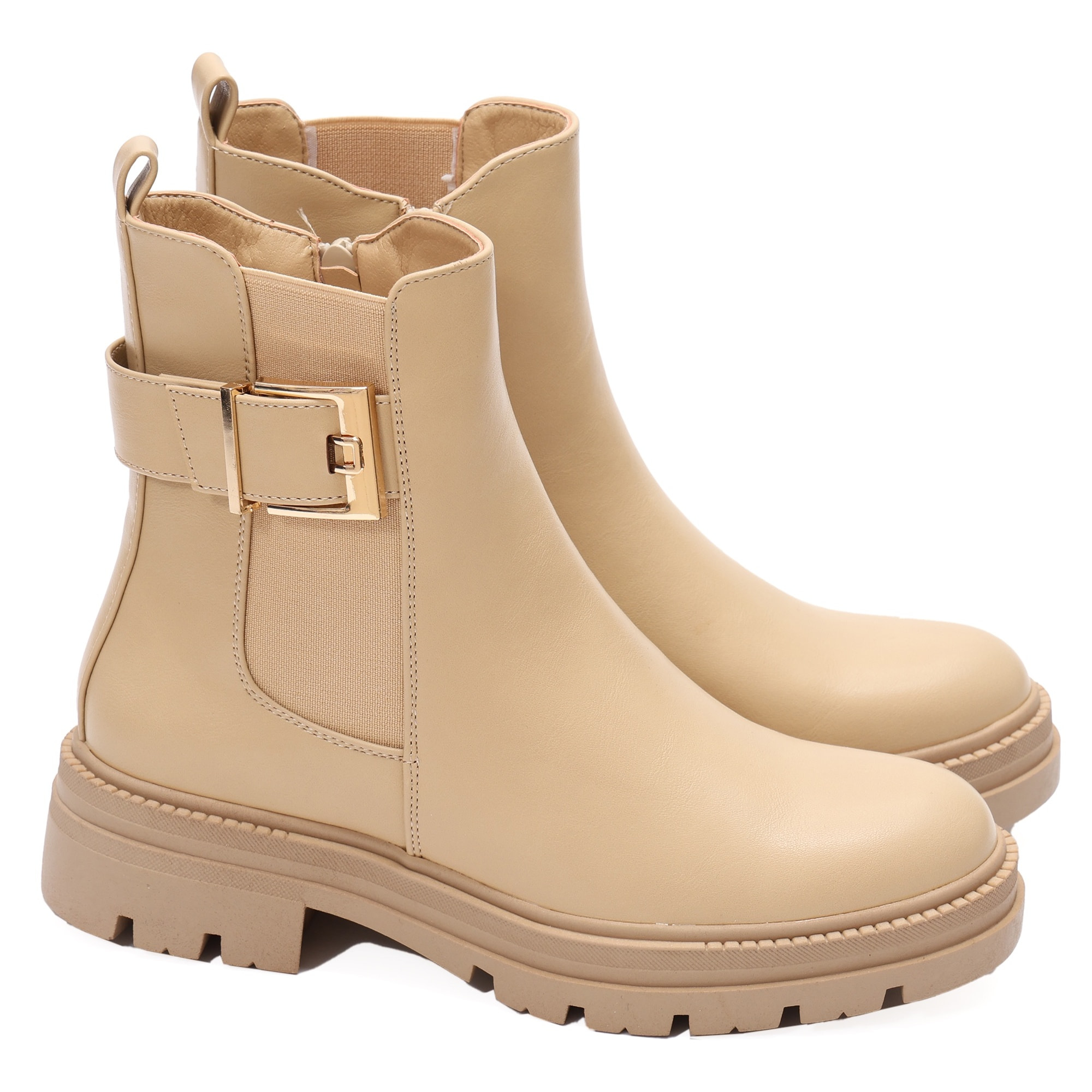 Stivaletto in simil pelle con elastico laterale e fibbia dorata