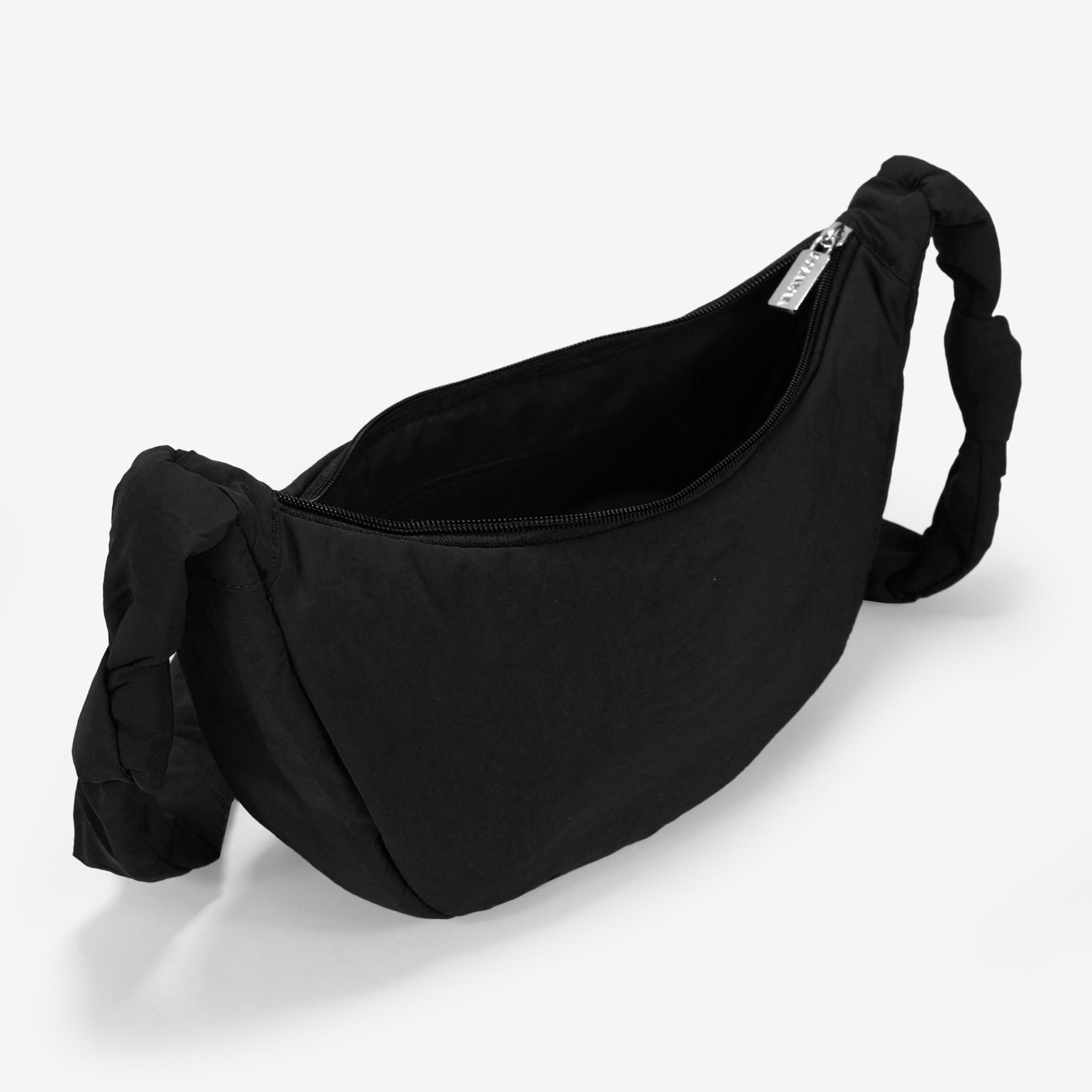 Bolso bandolera negro redondeado con cremallera