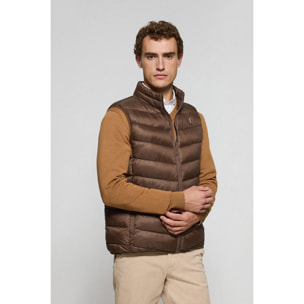 Gilet ultraleggero Chase marrone con toppa Rigby Go