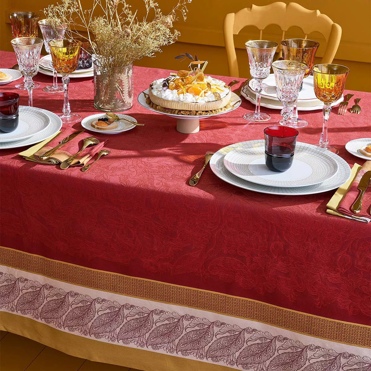 Set pur coton anti tache motif jacquard Alexandria rubis