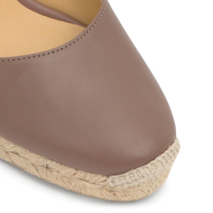 Alpargata Carina cuña de yute en napa con cordones de cuero