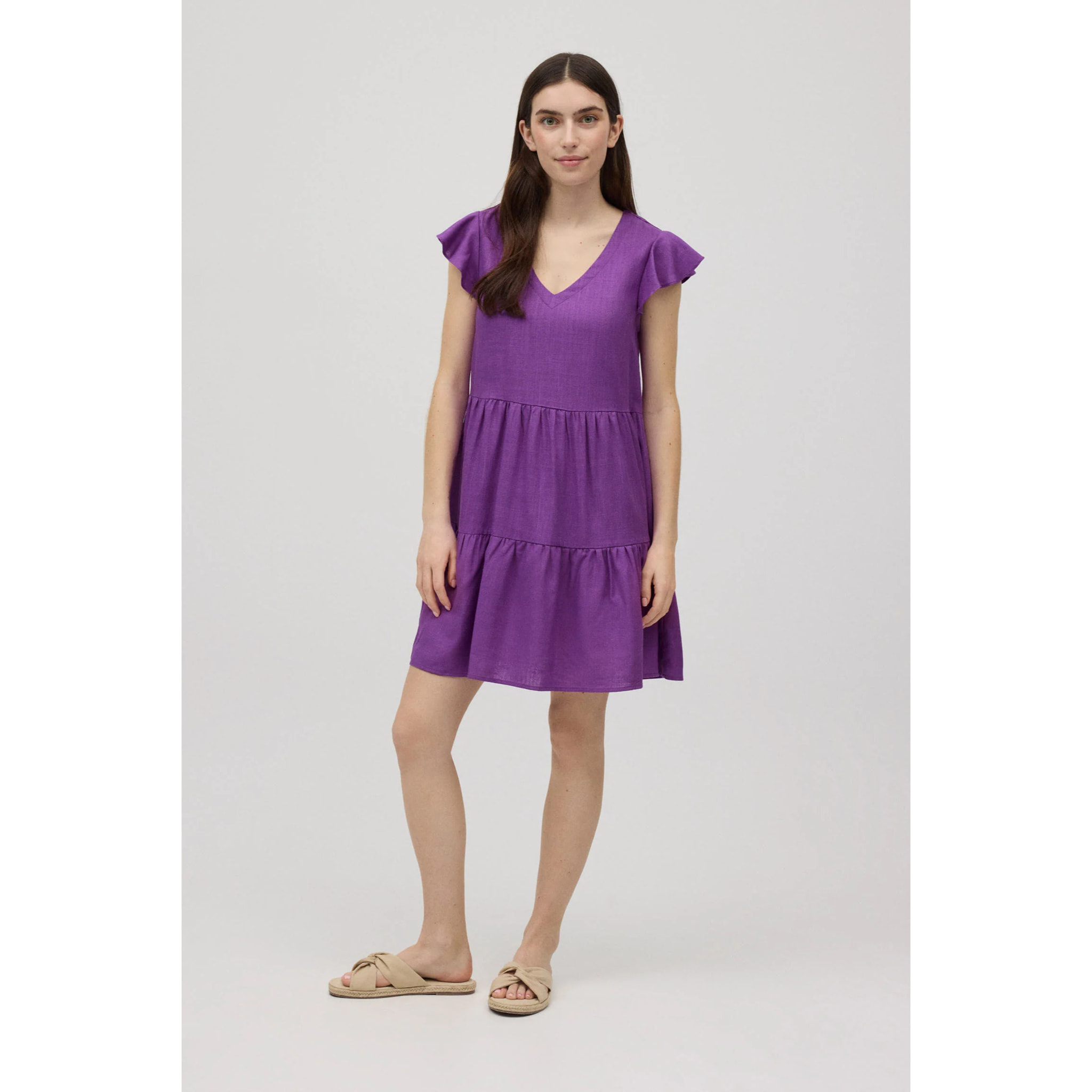 Abito corto svasato con dettaglio manica viola