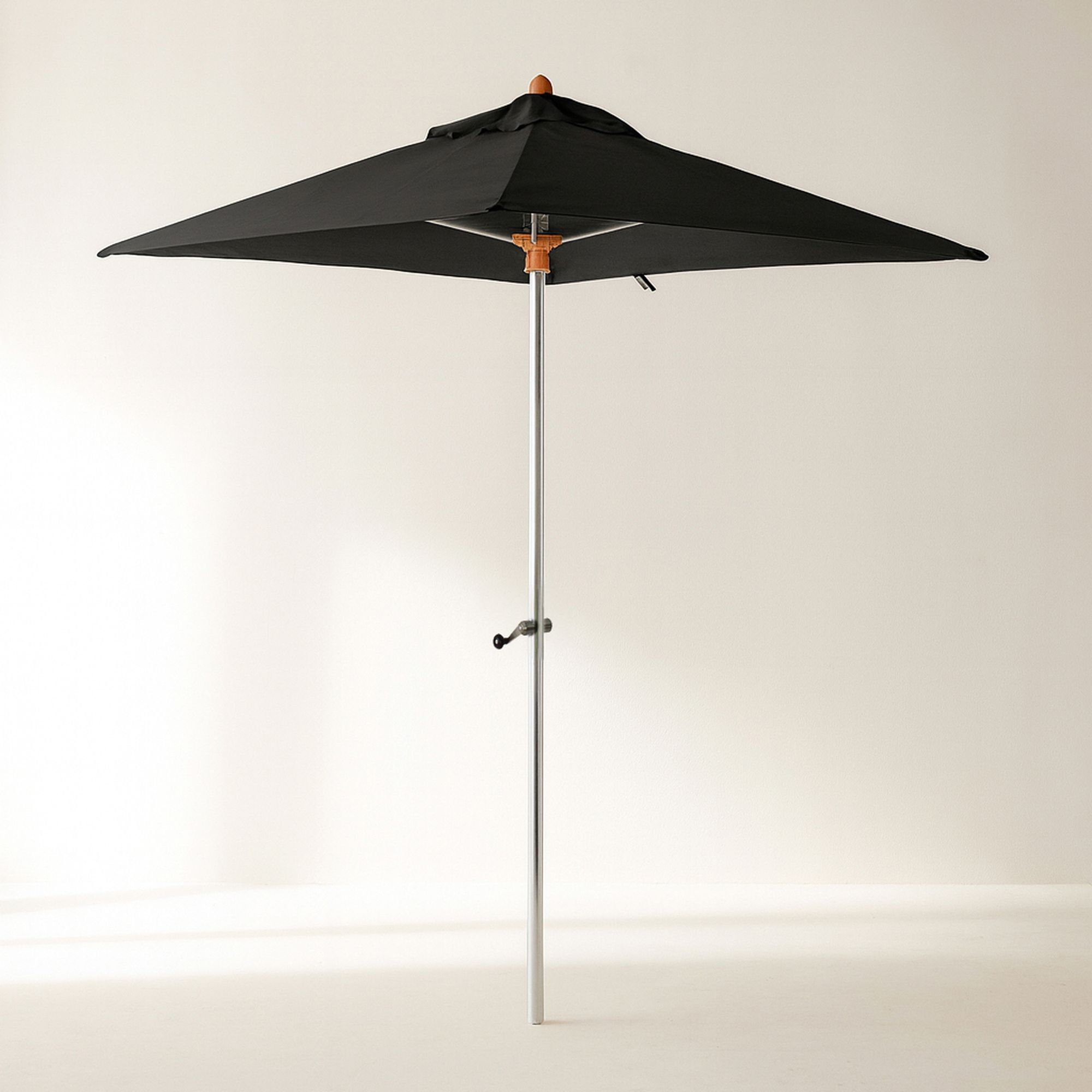 Parasol en aluminium et toile noire 200cm COMETE