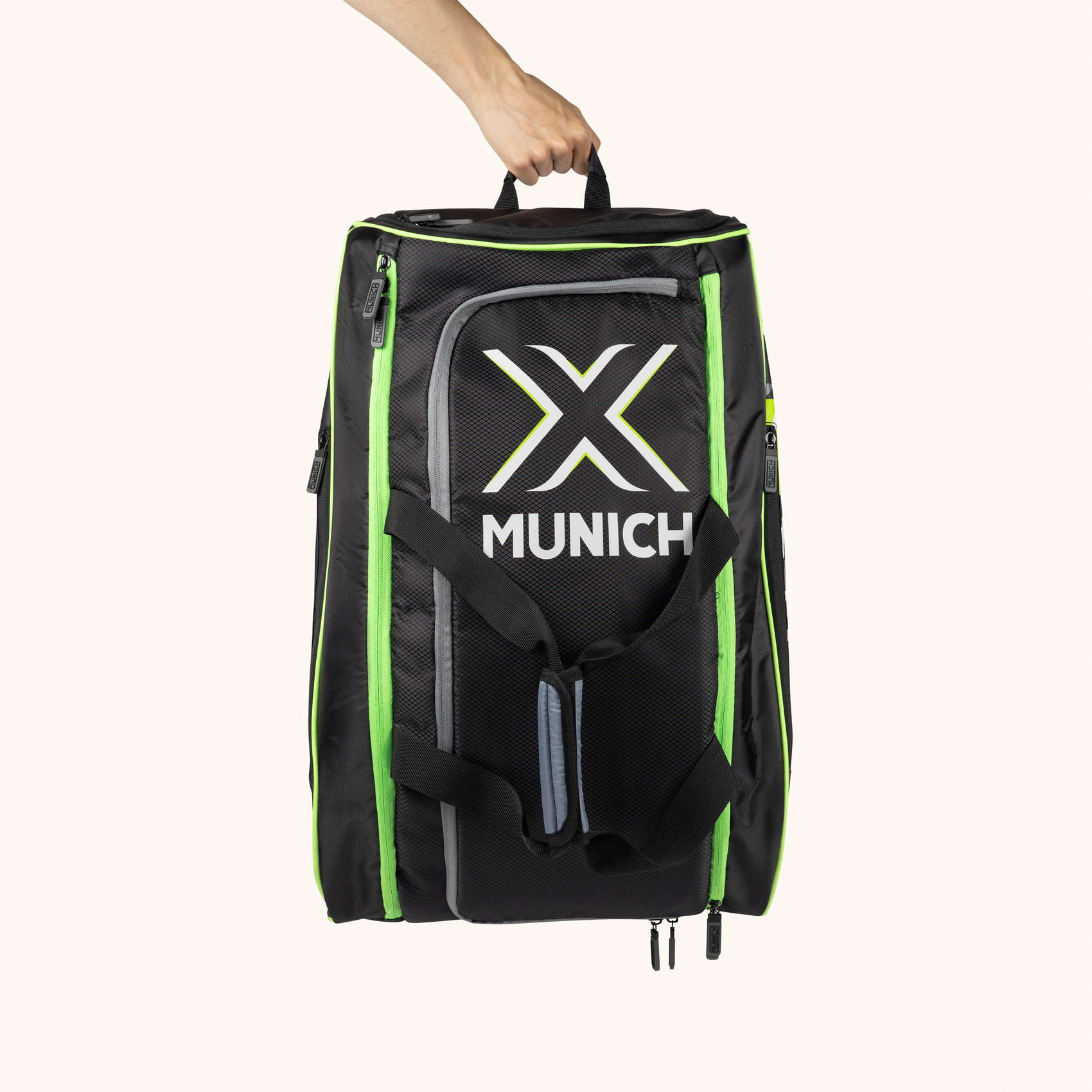 MUNICH BASICS TRAINING BACKPACK paletero negro de poliéster y nylon con detalles flúor