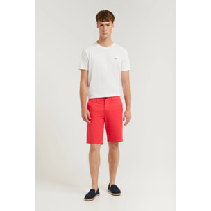 Bermuda relaxed rossi con logo ricamato