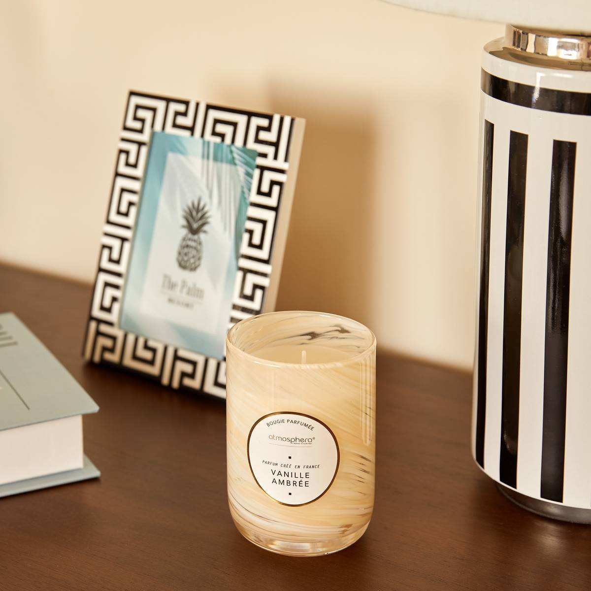 Bougie parfumée 275g Wavy Vanille ambrée