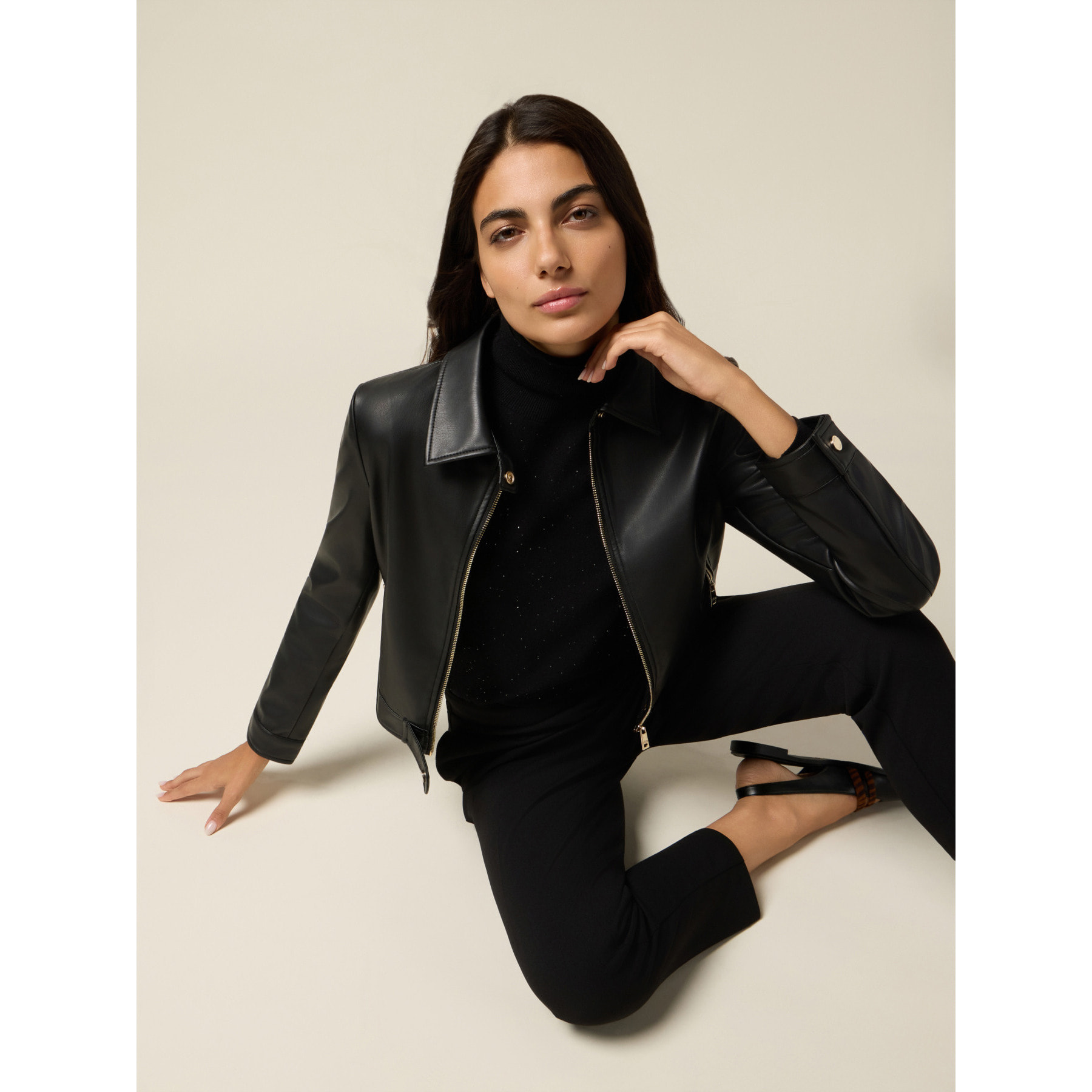 Oltre - Chaqueta corta con cremallera y botones - Negro